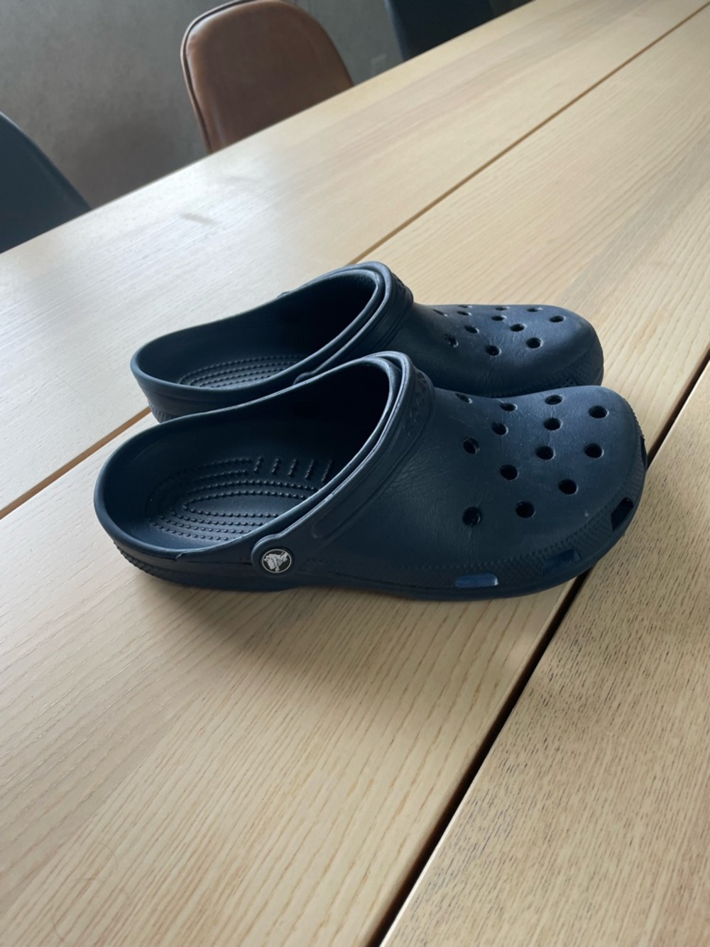 Crocs classic navy croc sandals men’s size 9 ladies size 11 crocs